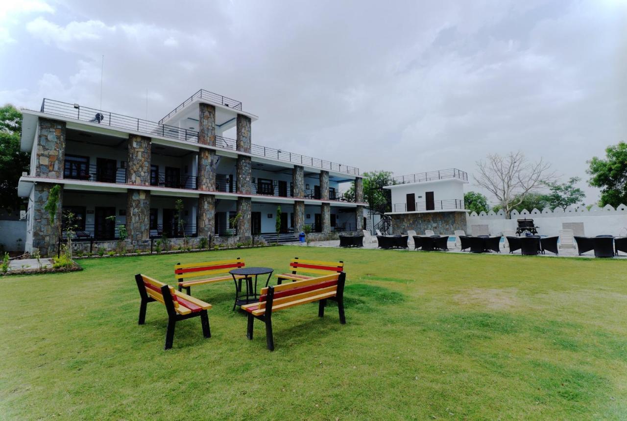 Keshav Resort Ουνταϊπούρ Εξωτερικό φωτογραφία