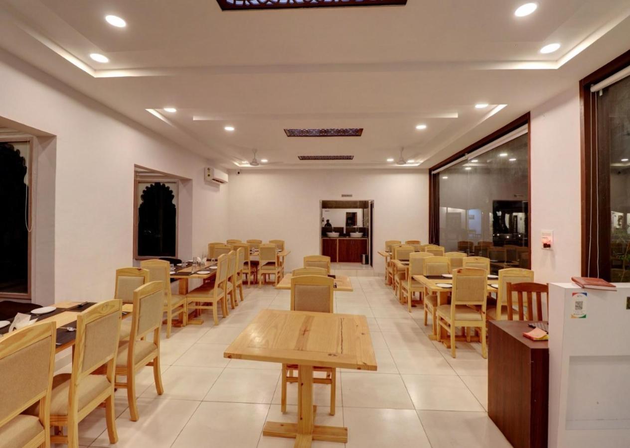 Keshav Resort Ουνταϊπούρ Εξωτερικό φωτογραφία